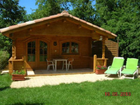 Chalet l'emiline , Gite climatisé au sud d'aix avec piscine